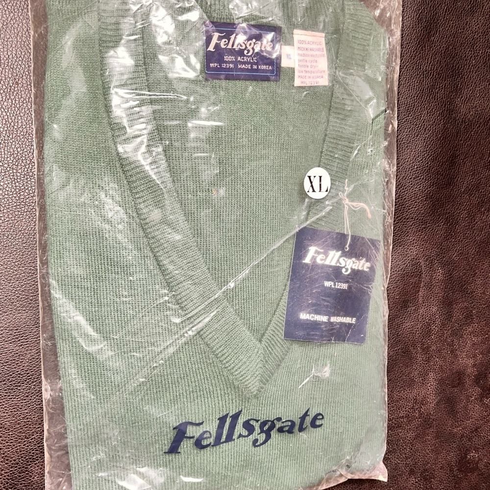 NWT 1970s Fellsgate Sweater Vest Men’s M/L 100% Acrylic Green Made In Korea